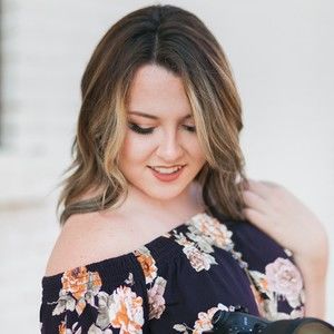 Hi I'm Erin! Send me all offers!